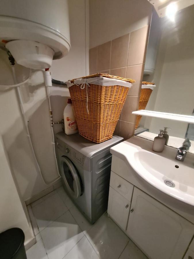 Appartement Cosy Sur Avignon Proche Des Remparts Luaran gambar